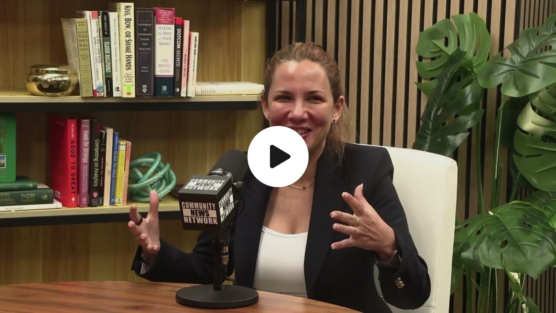 Understanding City vs County Commissioners & Building a Business in Miami | Strive 305 Español