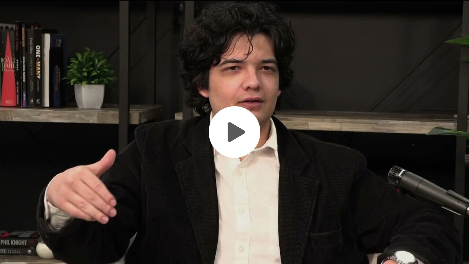 Everything with Emilie Episode 17: Emilie Gonzalez Meets with Armando Ledesma