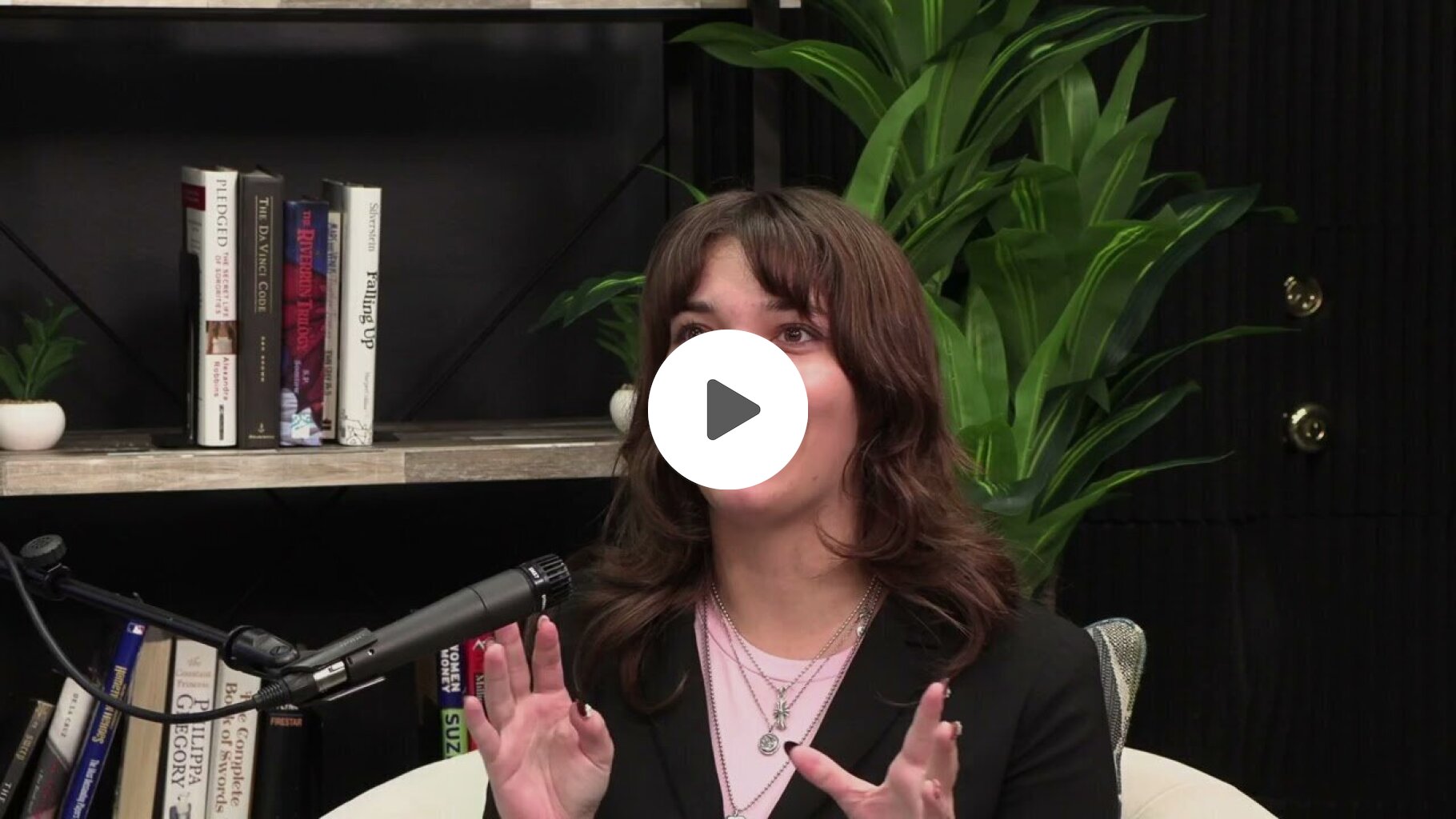 Everything with Emilie Episode 1: Emilie Gonzalez Meets with Olivia Giganti and Caterina Hernandez